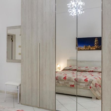 Dimora Del Delfino Curioso Lejlighed Lecce Eksteriør billede